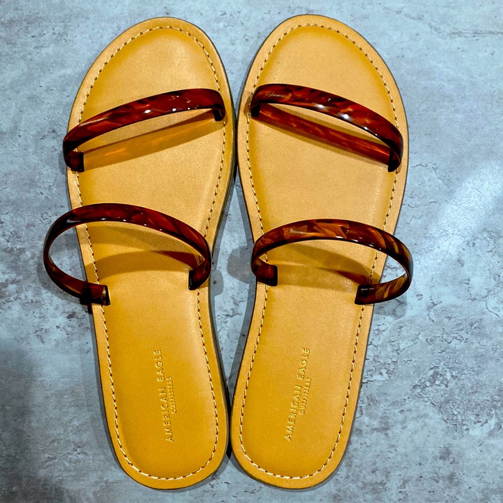 Brand new never worn American Eagle tortoise sandal size 6